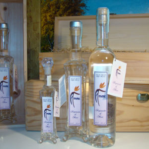 Acquavite di More - Terra Grata. Distillato di frutta. Distillato di More. Non una semplice grappa aromatizzata.